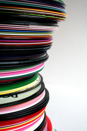 picture of stack of vinyl records